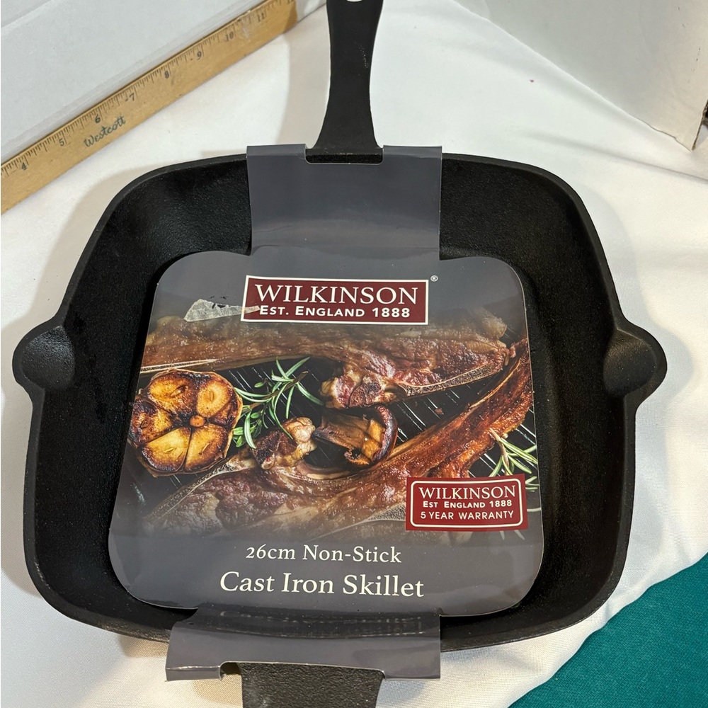 Wilkinson 26cm Non-Stick Cast Iron Skillet New With Tags